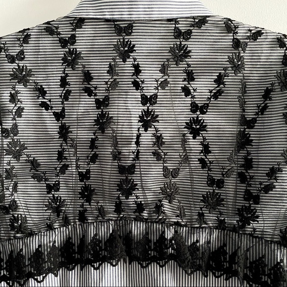 Zara basic lace trim pinstriped button down shirt - Picture 8 of 9